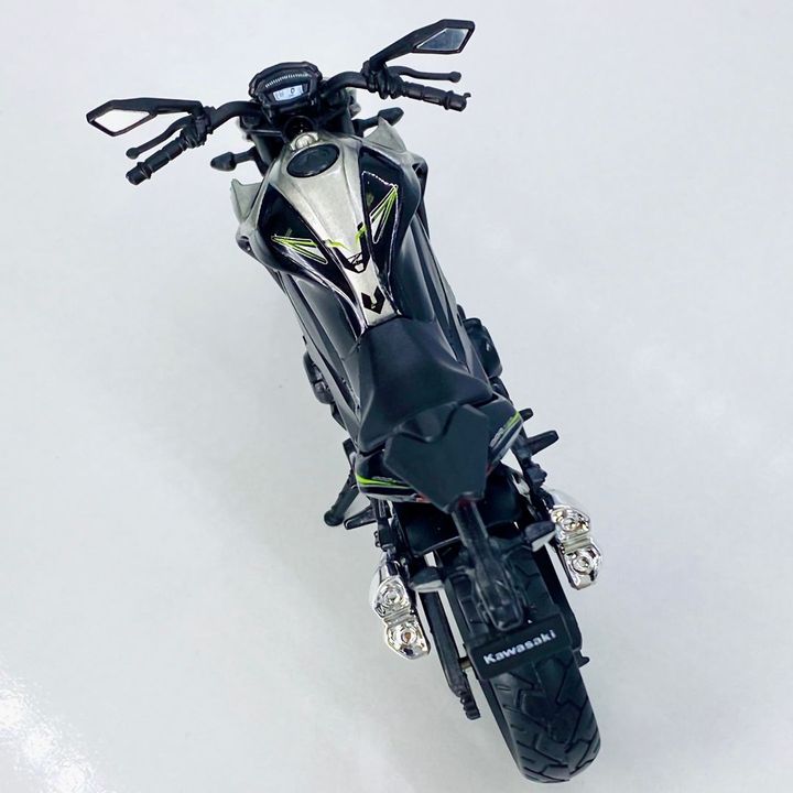 Mô hình Xe mô tô Kawasaki Z1000 R Green 1:18 Welly