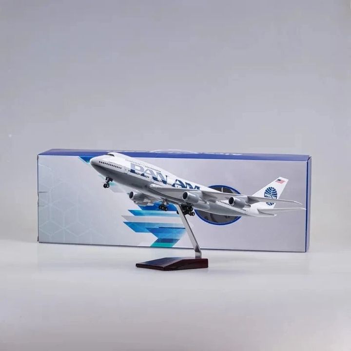 Mô hình máy bay lắp ghép Pan American World Airways B747 47cm có đèn LED