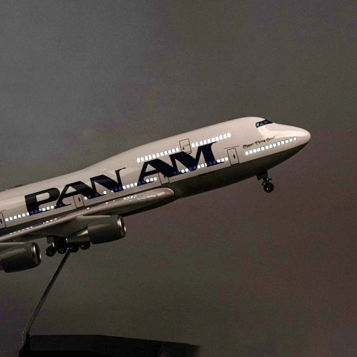 Mô hình máy bay lắp ghép Pan American World Airways B747 47cm có đèn LED