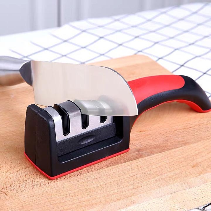Dụng cụ mài dao cầm tay tiện lợi cho nhà bếp