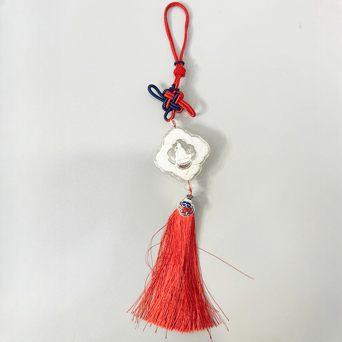 Hộp quà móc treo xe ô tô Phật Bà Quan Thế Âm Bồ Tát mạ bạc mang lại bình an, sức khỏe may mắn