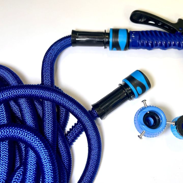 Bộ dây co giãn ra 15m kèm vòi xịt tưới cay rửa xe và 2 đầu cút nối vòi loại dày tốt