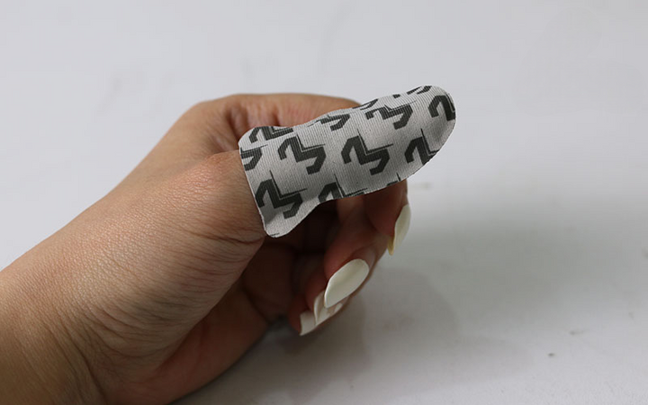 Bao găng ngón tay chơi game sợi bạc siêu dẫn FS02 kèm hộp thiếc đựng